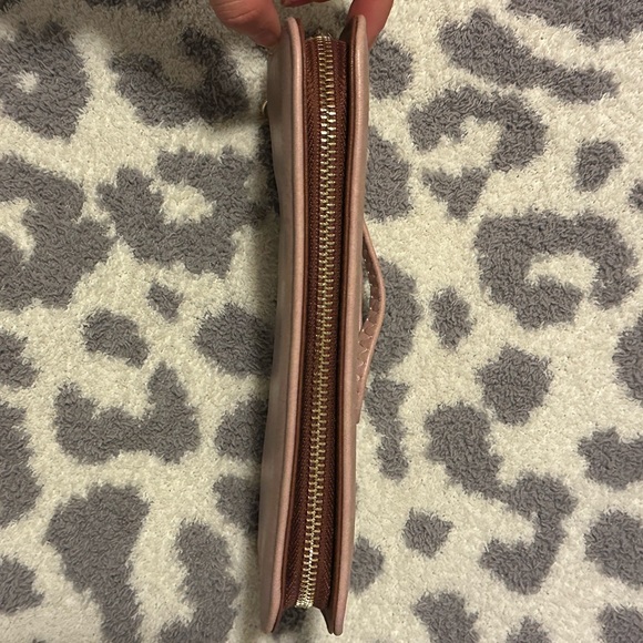 Mauve Wallet - Picture 4 of 4